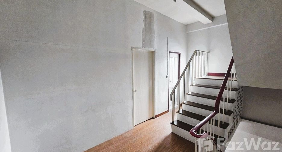 For sale and for rent 3 bedrooms retail Space in Bangkok Noi, Bangkok