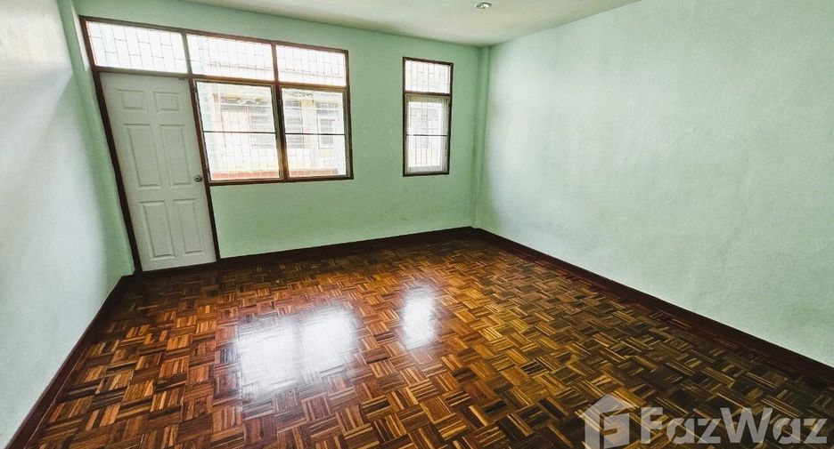 Local comercial en venta y en alquiler de 3 habitaciones en Bangkok Noi, Bangkok