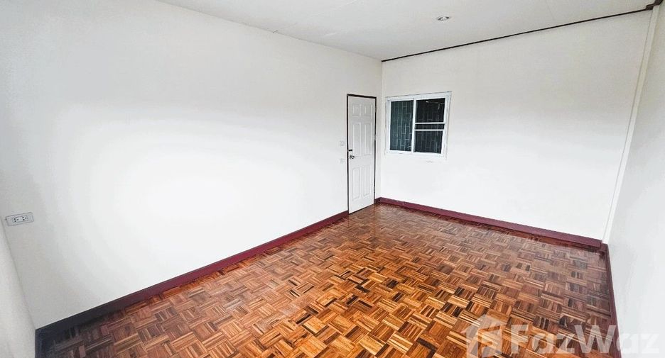 For sale and for rent 3 bedrooms retail Space in Bangkok Noi, Bangkok