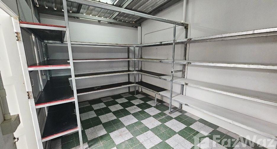For sale and for rent 3 bedrooms retail Space in Bangkok Noi, Bangkok