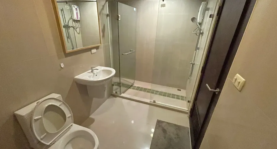 For sale and for rent 2 bedrooms condo in Bang Lamung, Chonburi