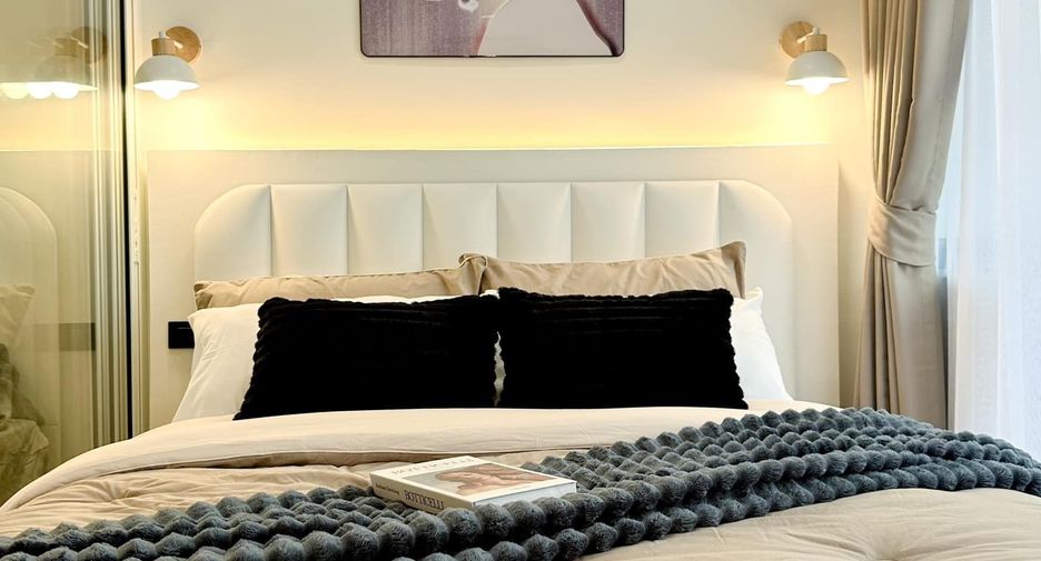 For sale 1 bed condo in Wang Thonglang, Bangkok