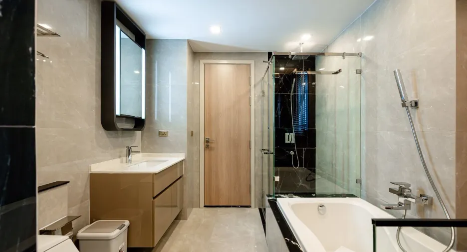 For sale and for rent 2 bedrooms condo in Huai Khwang, Bangkok