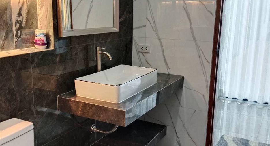 For sale 3 ベッドルーム villa in Sattahip, Chonburi