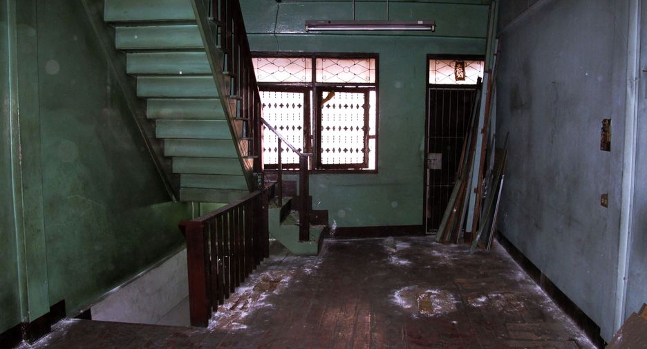 For sale 2 bedrooms retail Space in Rat Burana, Bangkok