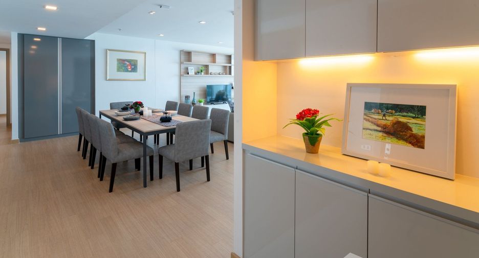 For rent 3 bedrooms apartment in Si Racha, Chonburi