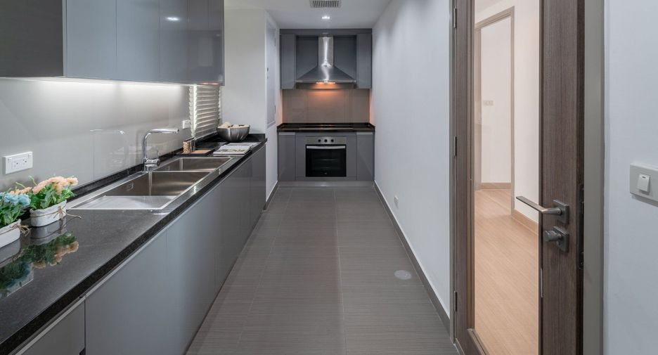 For rent 3 bedrooms apartment in Si Racha, Chonburi