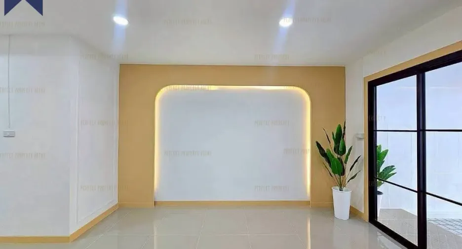 出售 3 卧室 联排别墅 在 Bang Bua Thong, Nonthaburi