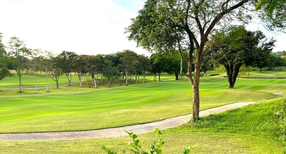 出售 3 卧室 公寓 在 Si Racha, Chon Buri