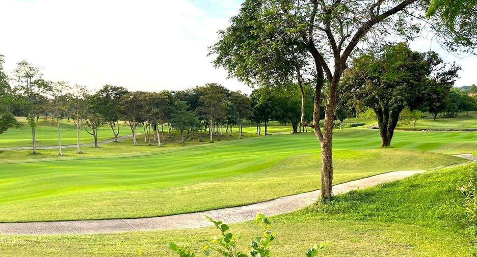For sale 3 bedrooms condo in Si Racha, Chonburi