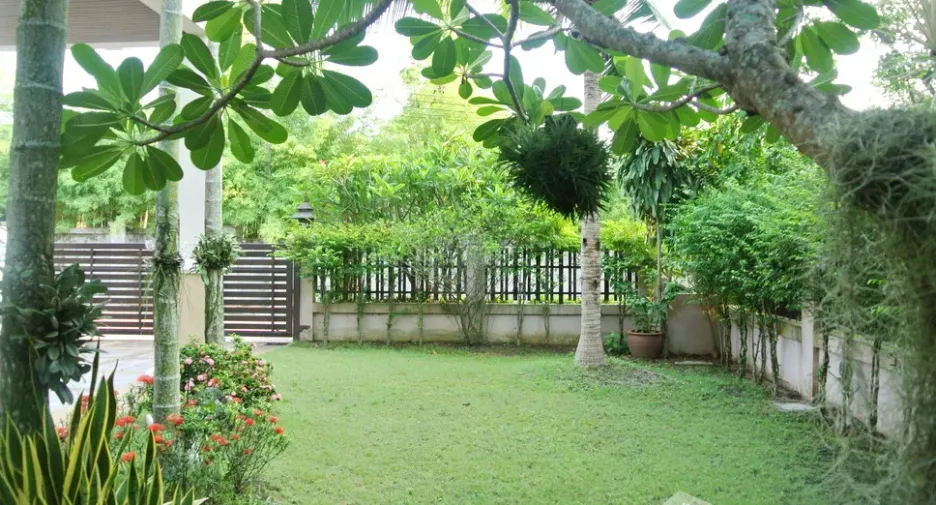 For sale and for rent 4 bedrooms house in Si Racha, Chonburi