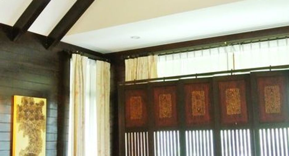 For sale and for rent 4 bedrooms house in Si Racha, Chonburi