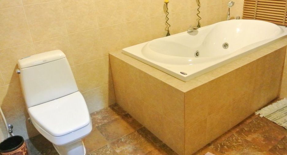 For sale and for rent 4 bedrooms house in Si Racha, Chonburi