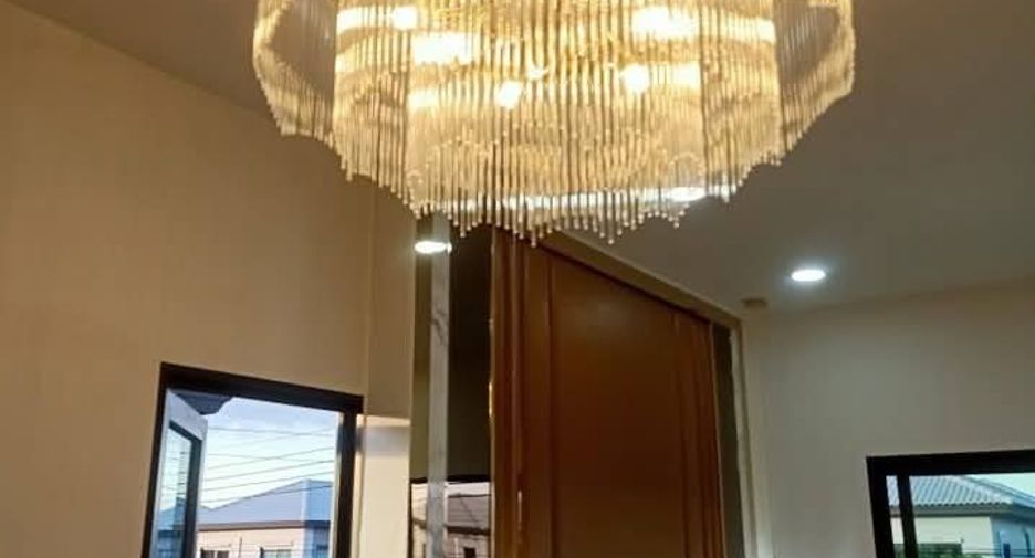 For sale 3 bedrooms house in Khlong Sam Wa, Bangkok