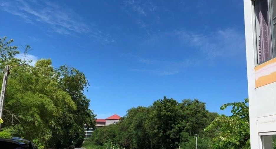 For rent 4 bedrooms retail Space in Sattahip, Chonburi