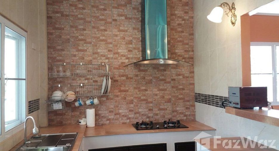 For sale 5 bedrooms house in Pong Nam Ron, Chanthaburi