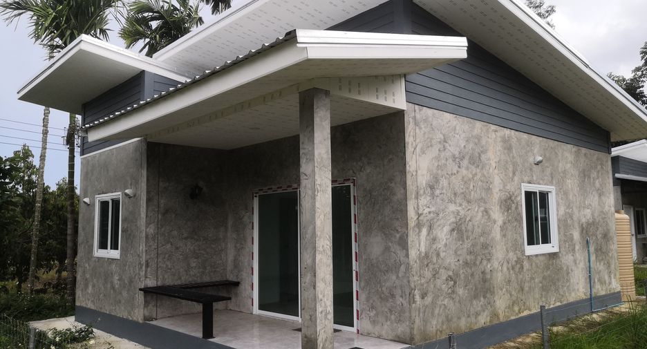 For sale 5 bedrooms house in Pong Nam Ron, Chanthaburi