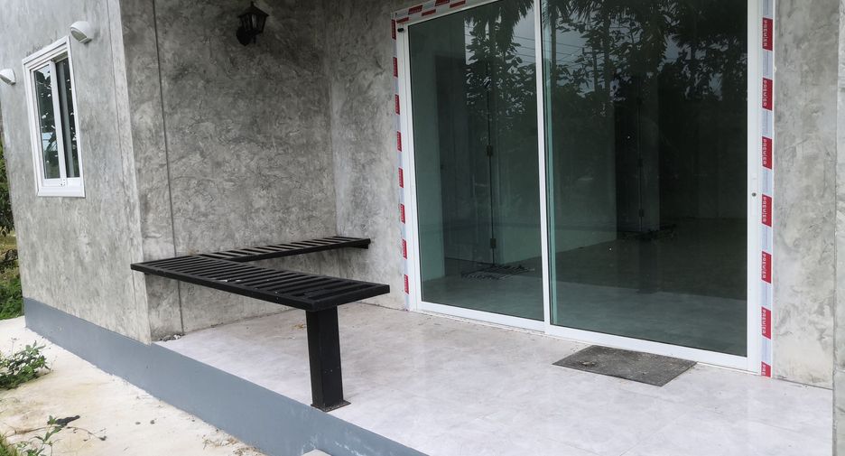 For sale 5 bedrooms house in Pong Nam Ron, Chanthaburi