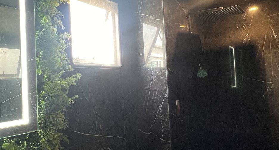 For sale and for rent 3 bedrooms townhouse in Prawet, Bangkok