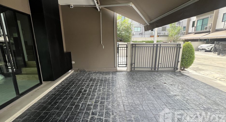 For sale and for rent 3 bedrooms townhouse in Prawet, Bangkok
