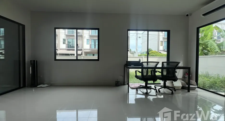 For sale and for rent 3 bedrooms townhouse in Prawet, Bangkok