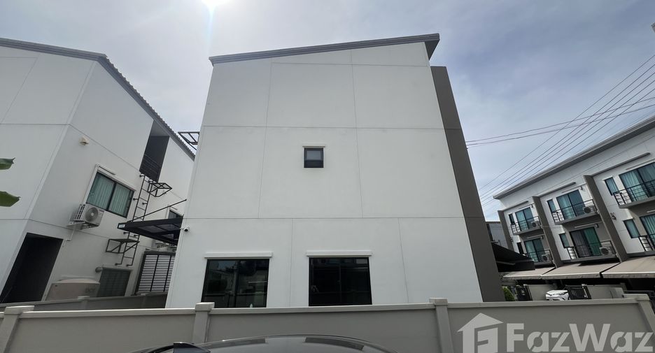 For sale and for rent 3 bedrooms townhouse in Prawet, Bangkok