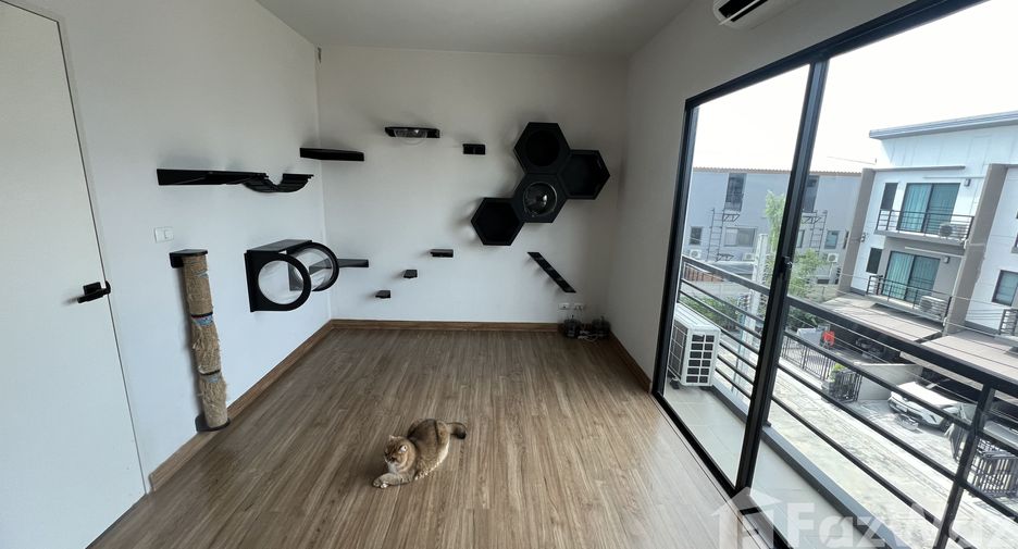 For sale and for rent 3 bedrooms townhouse in Prawet, Bangkok