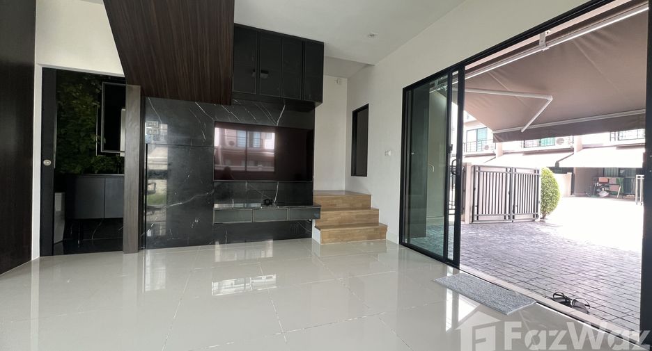 For sale and for rent 3 bedrooms townhouse in Prawet, Bangkok