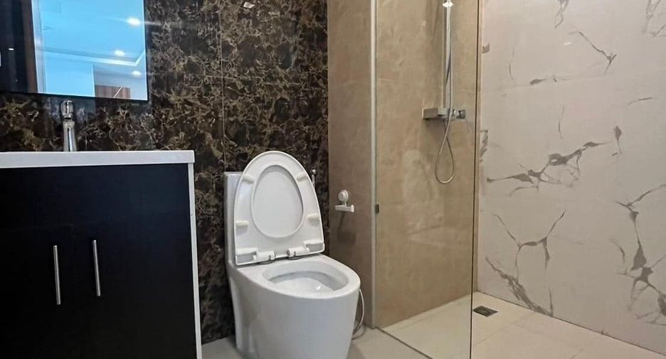 For rent 2 bedrooms condo in Bang Lamung, Chonburi