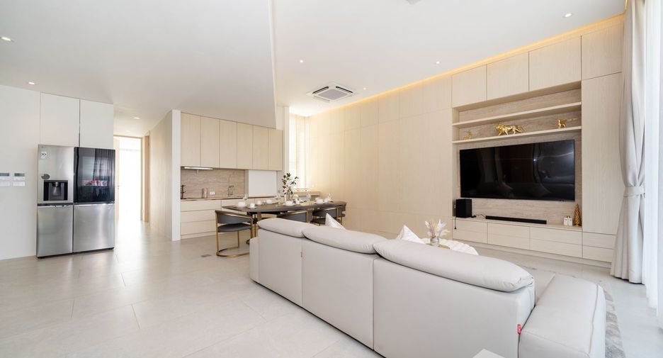 For sale 3 bedrooms condo in Kathu, Phuket