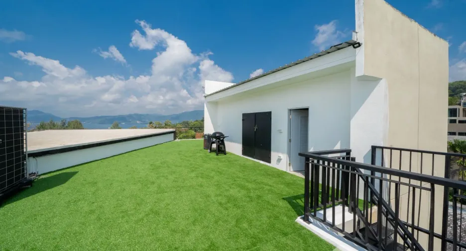 For sale 3 bedrooms condo in Kathu, Phuket