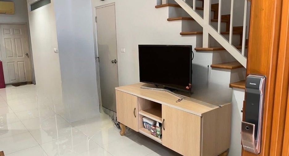 For sale and for rent 4 bedrooms townhouse in Yan Nawa, Bangkok