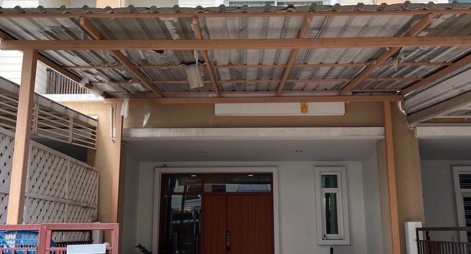For sale and for rent 4 bedrooms townhouse in Yan Nawa, Bangkok