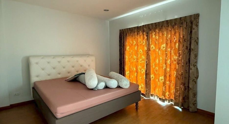 For sale and for rent 4 bedrooms townhouse in Yan Nawa, Bangkok