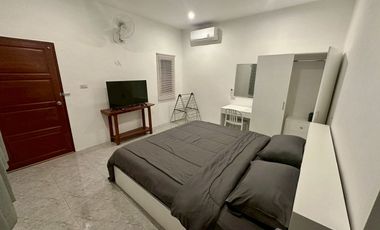 À louer 1 chambre maison à Mueang Phuket, Phuket