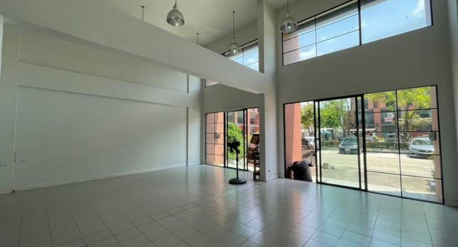 For sale 1 bed retail Space in Nong Khaem, Bangkok