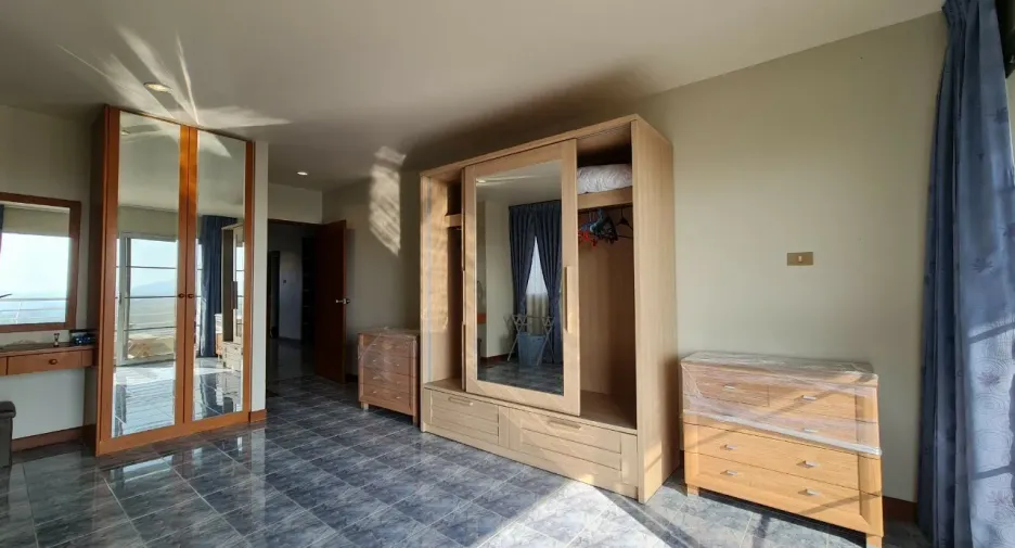 For sale 2 bedrooms condo in Cha Am, Phetchaburi