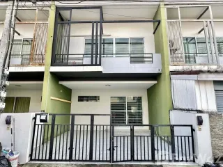 出售 和 出租 3 卧室 联排别墅 在 Lam Luk Ka, Pathum Thani