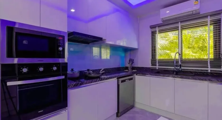 For sale 5 bedrooms villa in Bang Lamung, Chonburi