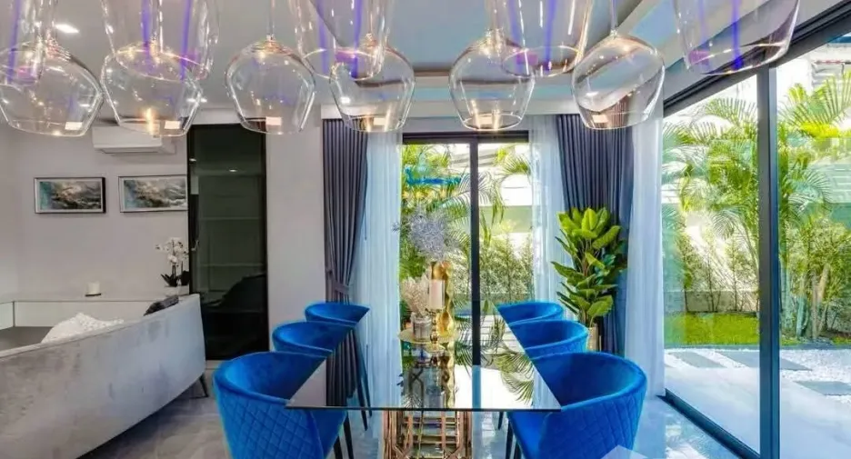 For sale 5 bedrooms villa in Bang Lamung, Chonburi