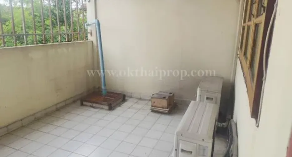 À vendre 3 chambres maison de ville à Phutthamonthon, Nakhon Pathom