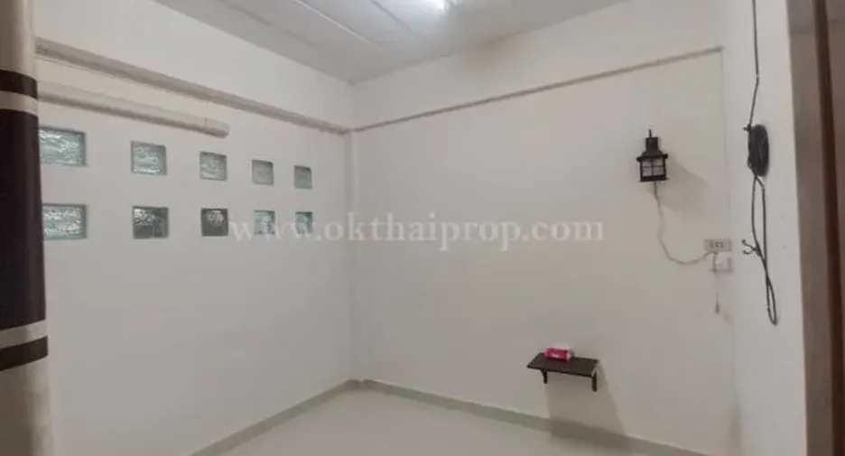 À vendre 3 chambres maison de ville à Phutthamonthon, Nakhon Pathom