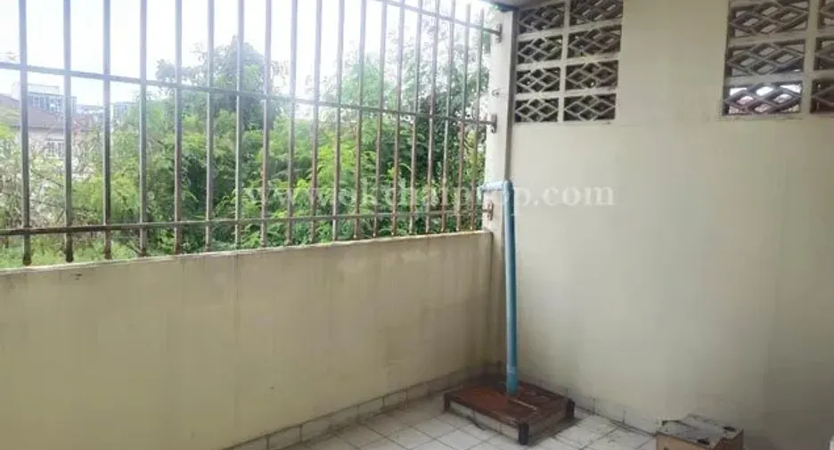 À vendre 3 chambres maison de ville à Phutthamonthon, Nakhon Pathom