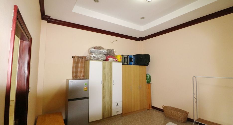 For sale 4 bedrooms house in Mueang Udon Thani, Udon Thani