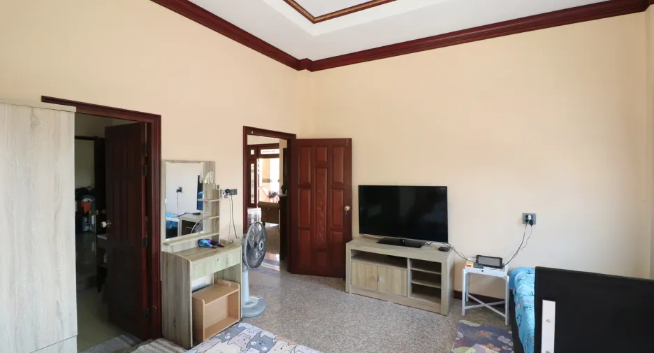 For sale 4 bedrooms house in Mueang Udon Thani, Udon Thani