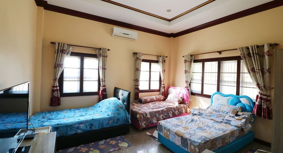 For sale 4 bedrooms house in Mueang Udon Thani, Udon Thani