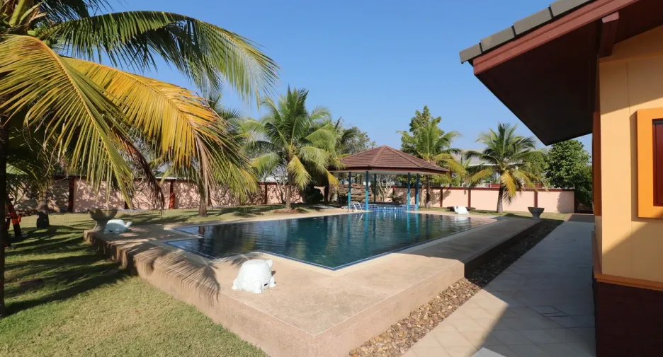 For sale 4 bedrooms house in Mueang Udon Thani, Udon Thani