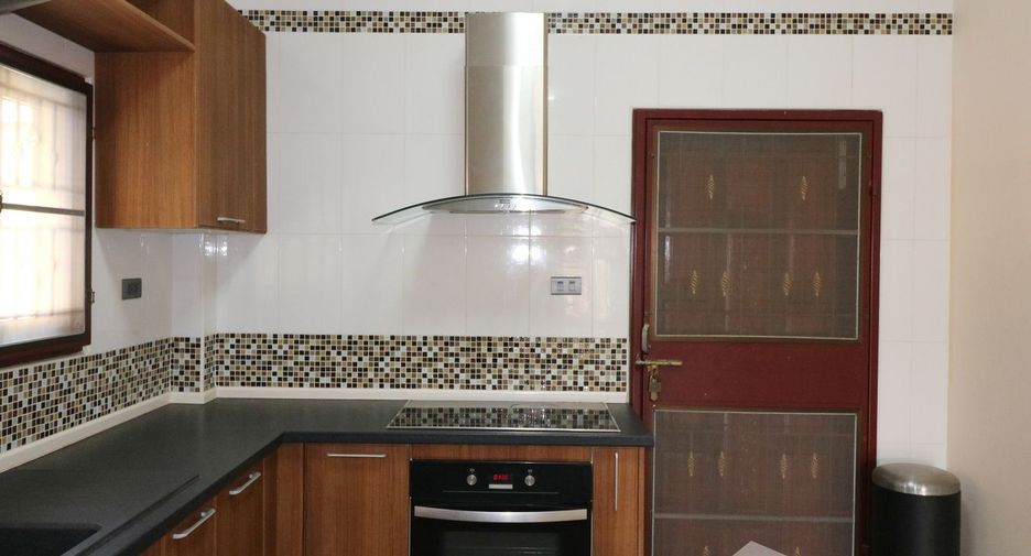 For sale 4 bedrooms house in Mueang Udon Thani, Udon Thani