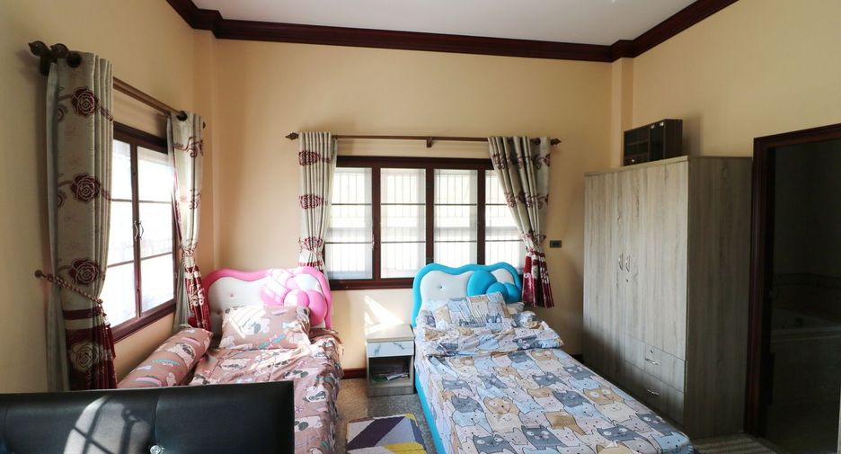 For sale 4 bedrooms house in Mueang Udon Thani, Udon Thani
