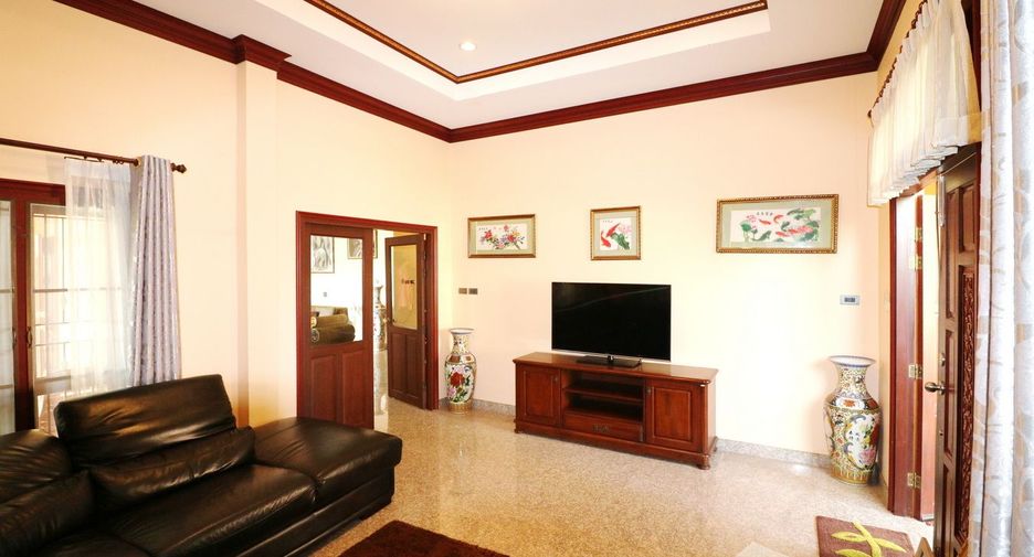 For sale 4 bedrooms house in Mueang Udon Thani, Udon Thani